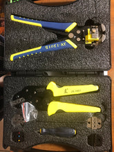 Load image into Gallery viewer, Crimping and stripping pliers kit Open
